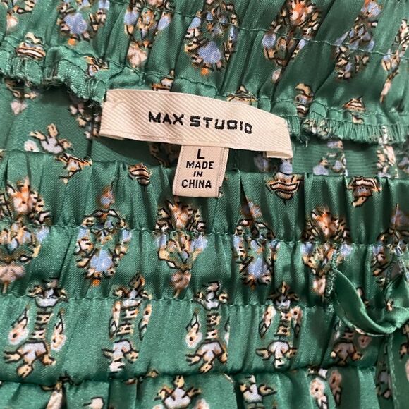 Max Studio Set Size: L Color: Green Includes Top And Bottom Lightly Used - Picture 8 of 8